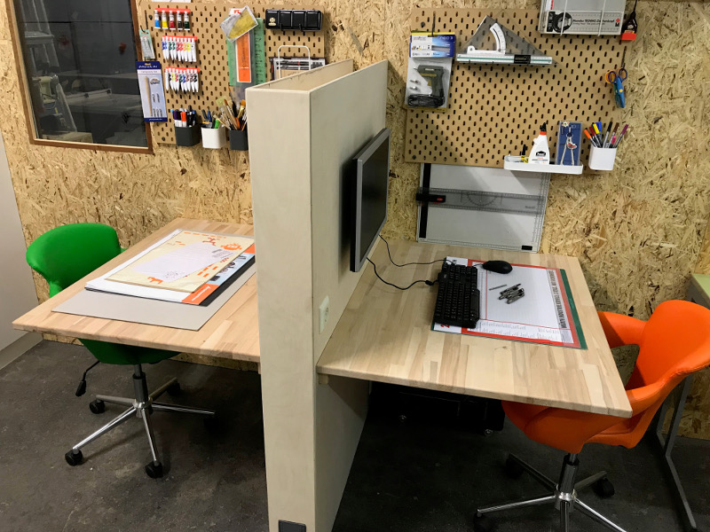 Co-Working-Desks im MAKERSPACE